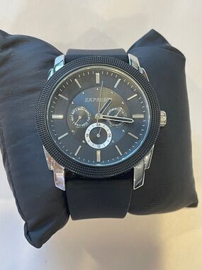 Express Quartz Watch Stainless Steel Back 30M Water Resistant Japan Movement